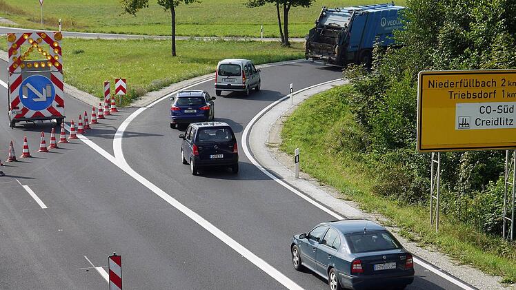 An der Ausfahrt Creidlitz muss der aus Richtung Coburg kommende Verkehr die B 4 verlassen.Foto: Berthold Köhler