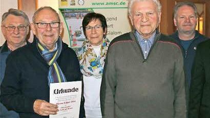 Die Geehrten: Karlheinz Reinisch (Silber), Edgar Hirt (Verdienstnadel Gold mit Kranz), Edith Deinlein (Silber), Otmar Huppmann (Ehrenmitgliedschaft), Walter Wahler (Silber). Vorsitzender Ralf Deinlein gratulierte.