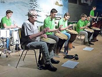 Das Percussion-Ensemble hat in Hemhofen Kultstatus. Fotos: Lindner