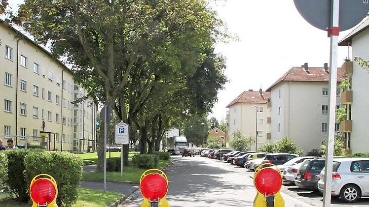 Die Goethestraße liegt nur wenige Meter vom Festgelände entfernt. Die Anwohner leben hier eine Woche mit dem Kommen und Gehen der feiernden Massen.  Foto: Andreas Schmitt