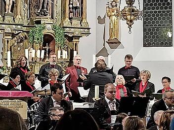 Ein vorweihnachtliches Advents- und Benefizkonzert fand in der St.-Georg-Kirche in Weingarts statt.