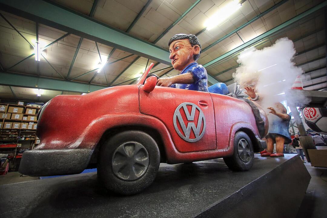 Motivwagen für Mainzer Rosenmontagszug