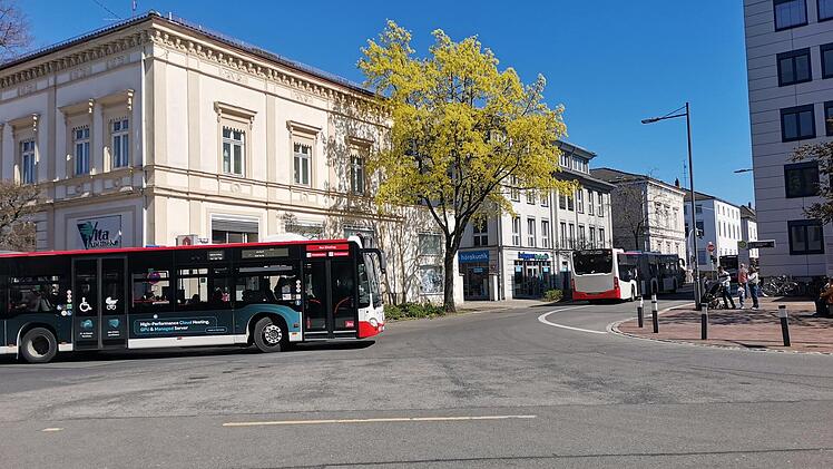 ZOB Bamberg, Busse am Zentralen Busbahnhof in der Bamberger Innenstadt, Bus, Stadtbus
