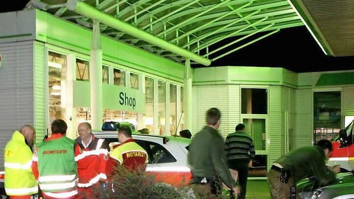 Die Ermittlungen nach dem Überfall auf die Tankstelle in Hochstadt laufen auf Hochtouren. Foto: Stefan Johannes