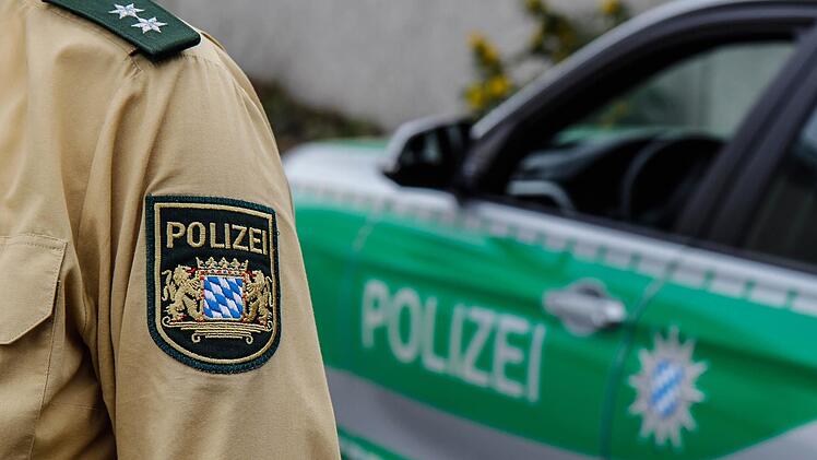 Der Mann hielt sich offenbar grundlos in den Schulen auf und weigerte sich, die Gebäude zu verlassen. Beim Eintreffen der Polizei war er allerdings jeweils verschwunden. Symbolfoto: pixabay/carstenoschmann
