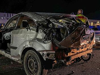 Schwerer Unfall auf A73 bei Forchheim: Mehrere Verletzte - Vollsperrung bis in die Morgenstunden
