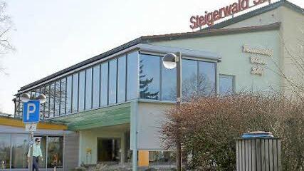 Das Restaurationsgebäude der Rastanlage