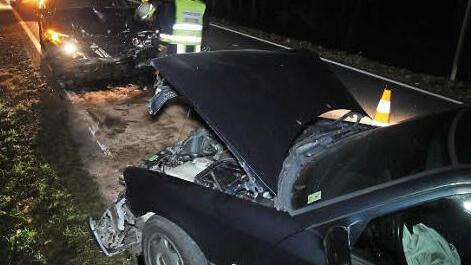 Stark demoliert wurden die Fahrzeuge beim Unfall am Montagabend bei Pommersfelden. Foto: News5/Merzbach