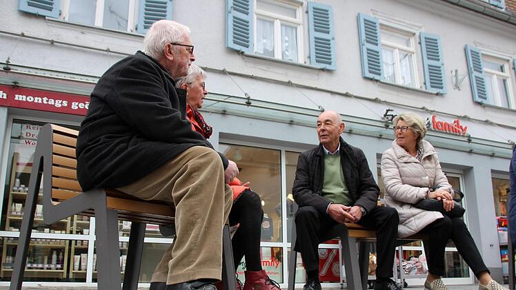 Die Bänke sollen auch dazu anregen, dass die dort Sitzenden ins Gespräch kommen. Foto: Ronald Heck