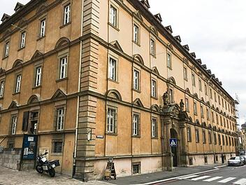 Würzburg: vhs weicht für Schulklassen - Stadt mit weiterem Schulstandort