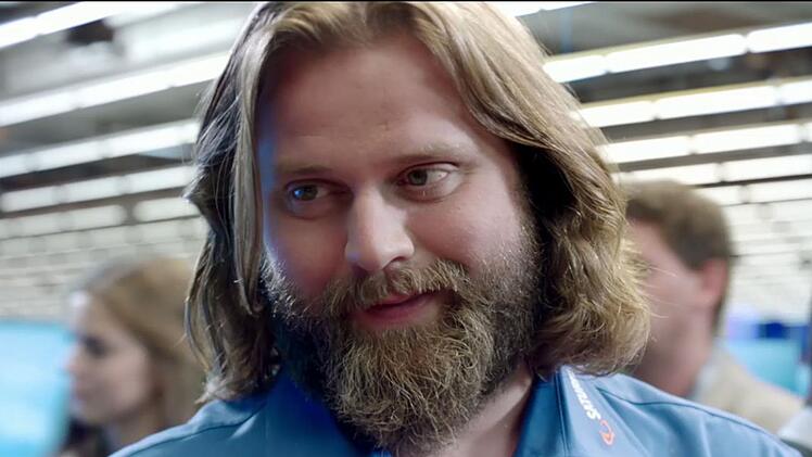 "Wieso soll etwas, dem ich so viel zu verdanken habe, ein Fluch sein?", sagt Antoine Monot Jr. &uuml;ber seinen Part als Gesicht der Saturn-Werbung. Durch die "Tech-Nick"-Rolle habe seine Karriere "einen irren Schub bekommen".