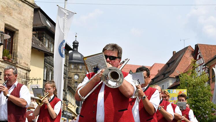 Musikkapellen gehörten dazu.