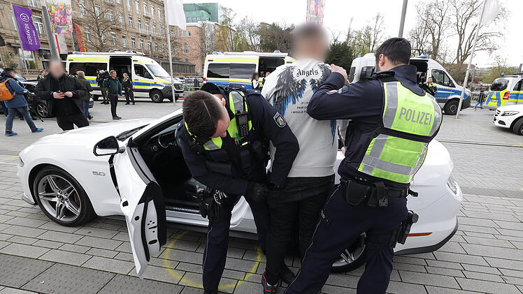 Bundesweite Polizeikontrollen bei "Car-Freitag"