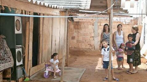 Besonders bedürftige Familien in den Favelas von Ceilandia werden inteniv betreut. Dafür führt der CVJM seine Aktion durch. Fotos: privat