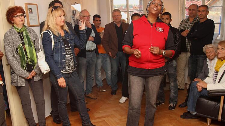 Sängerin Felicia Peters begeisterte die Besucher mit ihrem Auftaktlied "Wonderful World".