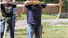 Schwerer als von vielen vermutet: das Bogenschie&szlig;en Foto: privat