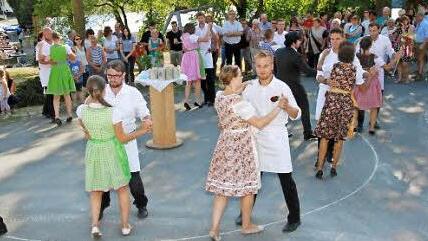 Betzenaustanzen auf der Kerwa in Unterstürmig Foto: Mathias Erlwein