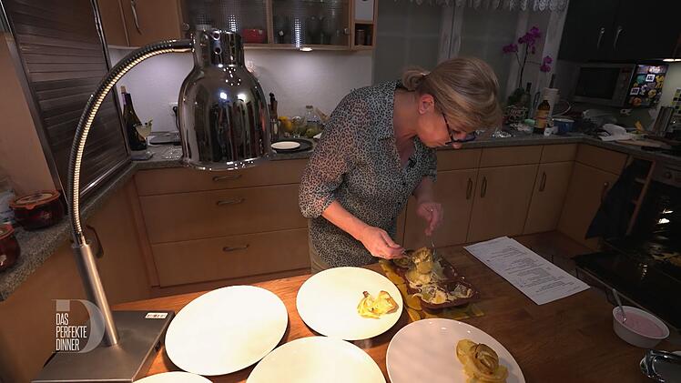 Das Gratin m&ouml;chte nicht so, wie Ute sich das vorgestellt hat. Die G&auml;ste finden es jedoch gar nicht so schlimm.