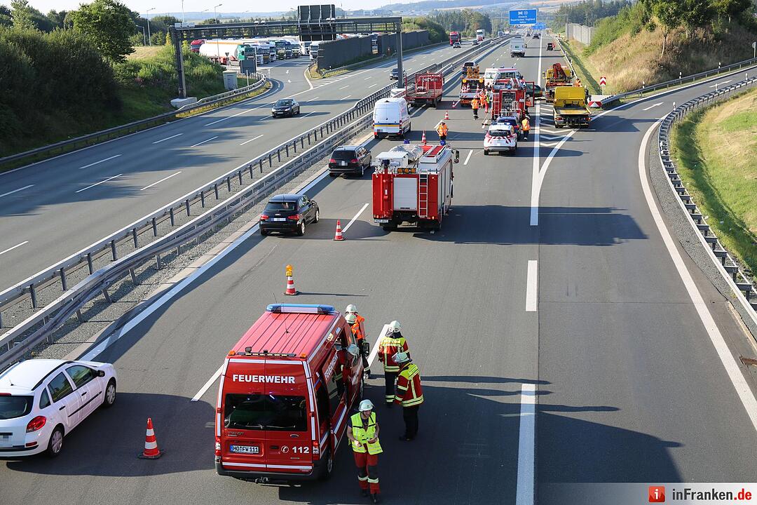 Drei Verletzte nach Unfall auf der A9 bei Leupoldsgruen