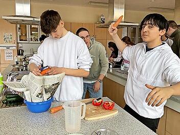 Kurz vor Ferienbeginn gab es im Ethikunterricht an der Jakob-Kaiser-Realschule Hammelburg „Kochen wie im Zenkloster“.