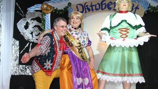 Mit einer Oktoberfestmodenshow sorgte das Männerballett wieder einmal für Furore - auch beim Gardenachmittag .
