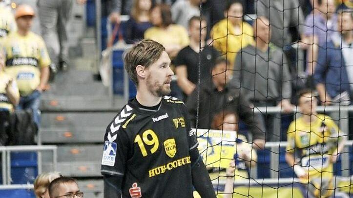 Hätte Stefan Coßbau seinen letzten Strafwurf vergangene Woche gegen die "Löwen" verwandelt, würde er das Ranking der besten Siebenmeterschützen der 1. Bundesliga mit 83,93 Prozent verwandelter Würfe anführen. So steht der Linksaußen, der den HSC am Saisonende verlassen wird, auf dem 2. Platz. Foto: Iris Bilek