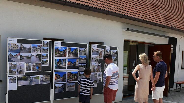 Mit zahlreichen Fotos wurden die Bauarbeiten und das Vorher und Nachher dokumentiert. Foto: Andrea Spörlein