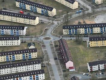Die Betriebskosten der Bamberger Großunterkunft liegen deutlich günstiger als die anderer vergleichbarer Einrichtungen in Bayern. Was folgt daraus?  Foto: Ronald Rinklef/Archiv