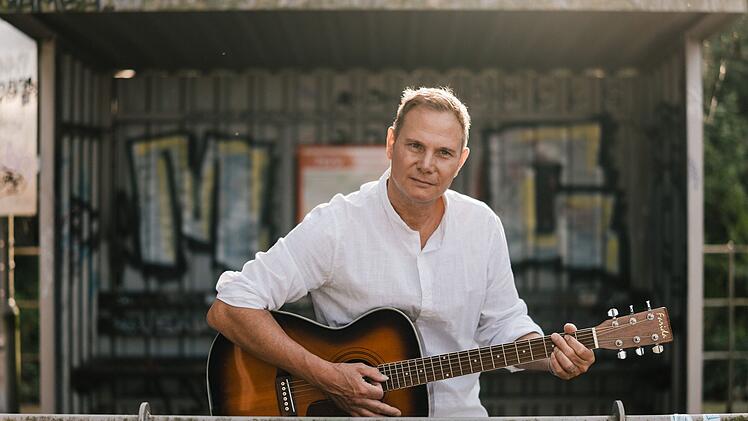 Fabian Harloff spielt bereits seit der ersten Stunde die Rolle von Dr. Philipp Haase in der beliebten ZDF-Vorabendserie "Notruf Hafenkante".