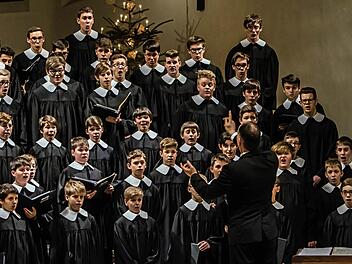 Unter der Leitung von Martin Lehmann beeindruckte der Windsbacher Knabenchor bei seinem Gastspiel in der Coburger Morizkirche. Foto: Jochen Berger