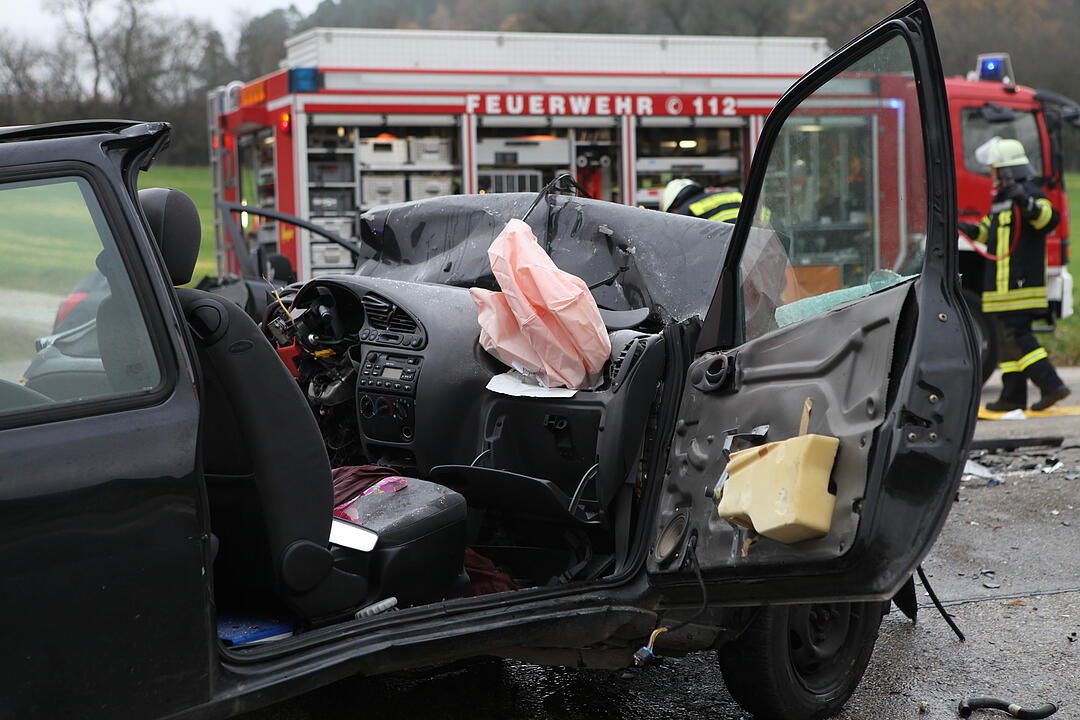 Ansbach: Frontalcrash - zwei Schwerverletzte