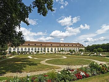 Die eindrucksvolle Orangerie im Ansbacher Hofgarten ist heute Restaurant und Veranstaltungsort.