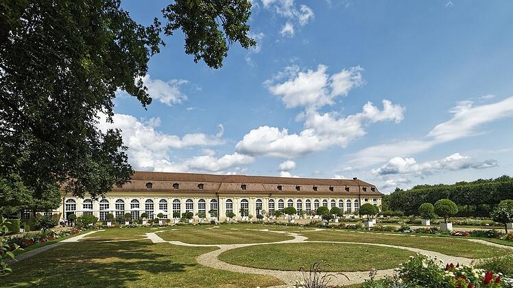 Die eindrucksvolle Orangerie im Ansbacher Hofgarten ist heute Restaurant und Veranstaltungsort.