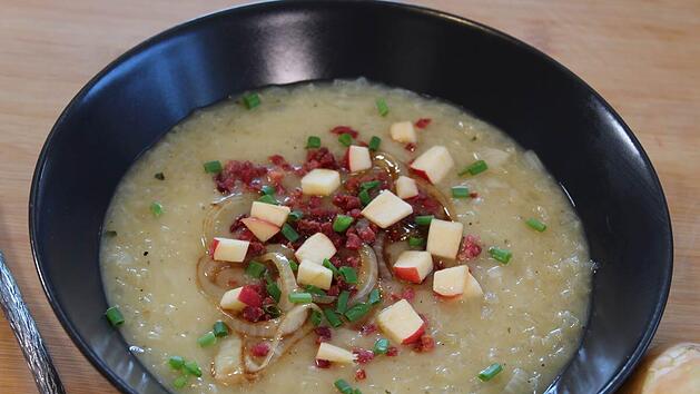 zwiebelsuppe-apfel-speck.jpg