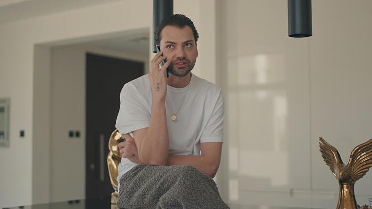 Als Jimi Blue Ochsenknecht bei "Diese Ochsenknechts" nicht zu einem Interview-Termin erscheint, gibt es bei seinen Familienmitgliedern dicke Luft.