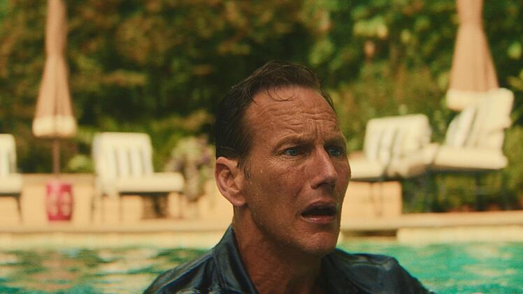 Einen Pool im Garten zu haben, ist nicht alles im Leben:  Tom Bowden (Patrick Wilson) macht sich gro&szlig;e Sorgen um seinen Sohn Zack (Joe Alfie Winslet Mendes).