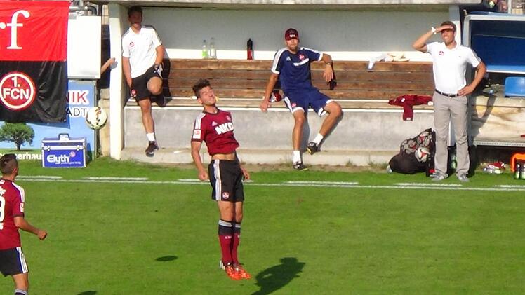 Der 1. FC Nürnberg konnte seine Fans im Waldstadion in Weismain beim Testspiel gegen den FC Valencia begeistern. Foto: Timo Weith