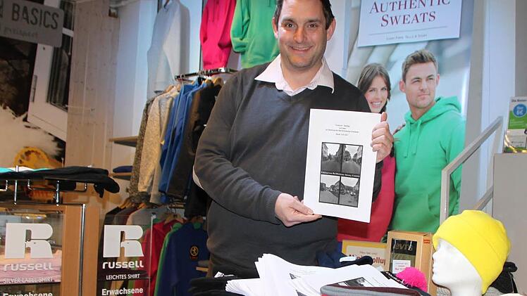 Stadtrat Dirk Stumpe hat in einer Broschüre die Diskussion auf Facebook wiedergegeben und konkrete Vorschläge von anderen und sich selbst zusammengefasst. Foto: Ulrike Müller