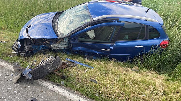 Marktschorgast: Frau (71) bei Autounfall schwer verletzt - Mann (45) begeht gleich mehrere Straftaten