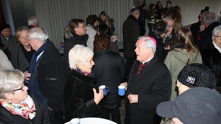 Bilder vom Besuch des Bischofs in Garitz. Fotos: Ralf Ruppert