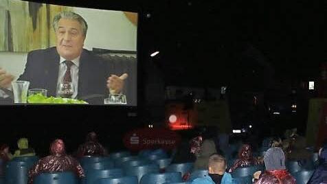 Bei der Premiere des Ludwigsstädter Kinosommers hatte ein bisschen der Regen die Regie übernommen. Foto: Veronika Schadeck