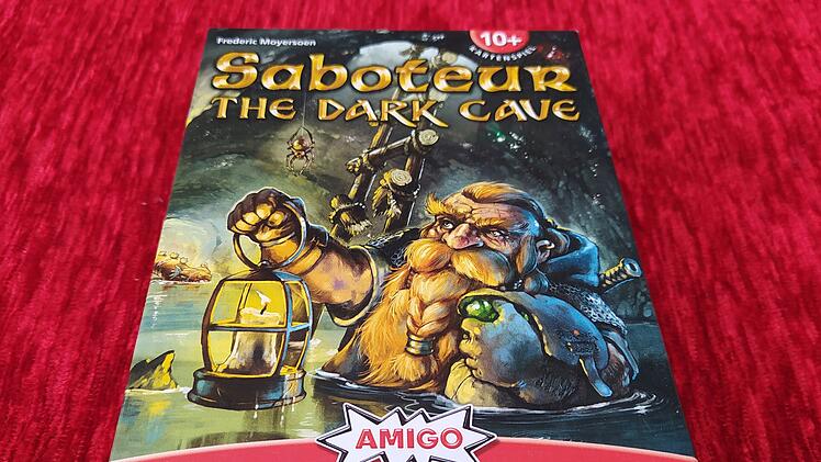 Spiele-Test Saboteur-The Dark Cave: kartenbasiertes Tunnel-Legespiel mit Fantasy-Setting