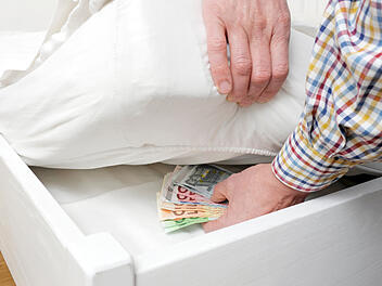 Notgroschen, Geldversteck, Geld, Euro, Versteck, Bargeld daheim