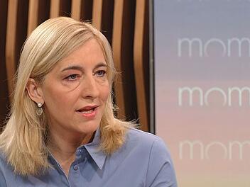 Bundesgesundheitsministerin Nina Warken verteidigte im ZDF die Schwärzungen im Sondebericht zur Maskenbeschaffung.
