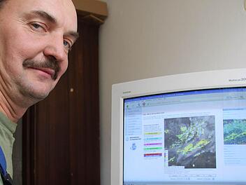 Auch Landwirt Wolfgang Passing freut sich über  das schnelle DSL. Jetzt kann  er sich  im Internet   schnell   per Satellitenbild   über die Wetterlage informieren. Alexander  Hartmann