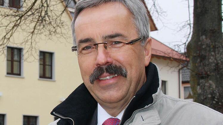 Bürgermeister Günter Kiesel (CSU) bietet die Hilfe der Gemeinde an.