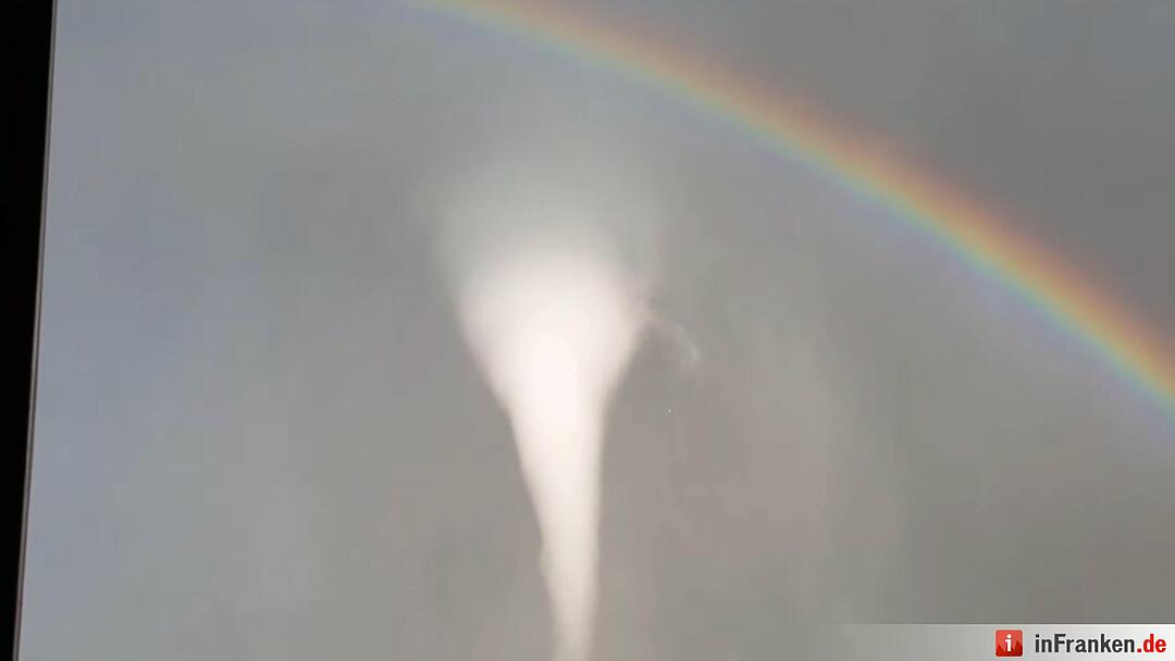 Tornado über Kürnach - Mehrere Häuser beschädigt