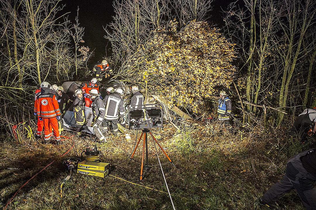 Haßfurt: Fahrer nach Unfall auf der A70 stundenlang eingeklemmt