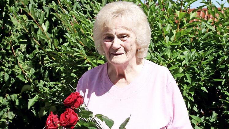 Ihren 90. Geburtstag feierte gestern Hermine Reitz aus Eltmann, wozu viele Gratulanten erschienen. Foto: Günther Geiling