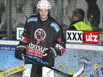 Seit einer Woche verteidigt Maurice Köder für die Haßfurter. Der 22-Jährige, der zusammen mit Domantas Cypas und Kevin Faust aus Schweinfurt gekommen ist, sieht für die Bayernliga noch "alle Türen offen". Vorausgesetzt, am Wochenende gibt es zwei Siege.  Foto: Ralf Naumann